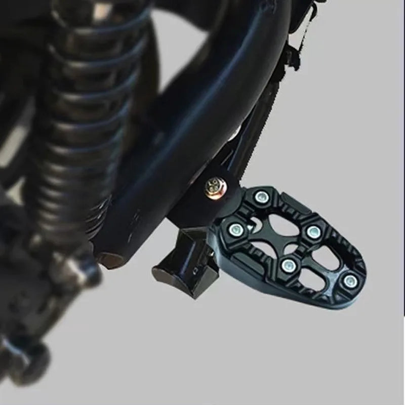 Motorcycle modification accessories: aluminum alloy foot pedal, rear foot pedal, anti slip foot pedal